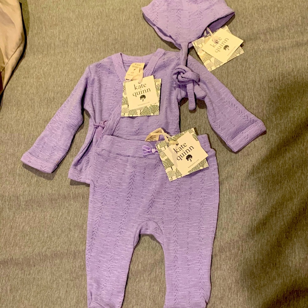 Kate Quinn - Newborn Outfit